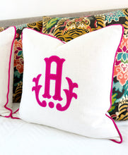 Load image into Gallery viewer, Appliqué  Linen Pillow Cover