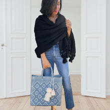 Load image into Gallery viewer, Medium handwoven tote