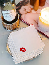Load image into Gallery viewer, Kiss Hand Edged Napkin set