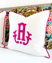 Load image into Gallery viewer, Appliqué  Linen Pillow 18 x 18”