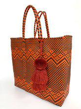 Load image into Gallery viewer, Medium handwoven tote